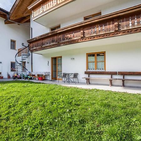 Parigger Apt Lavendel Racines Exterior photo