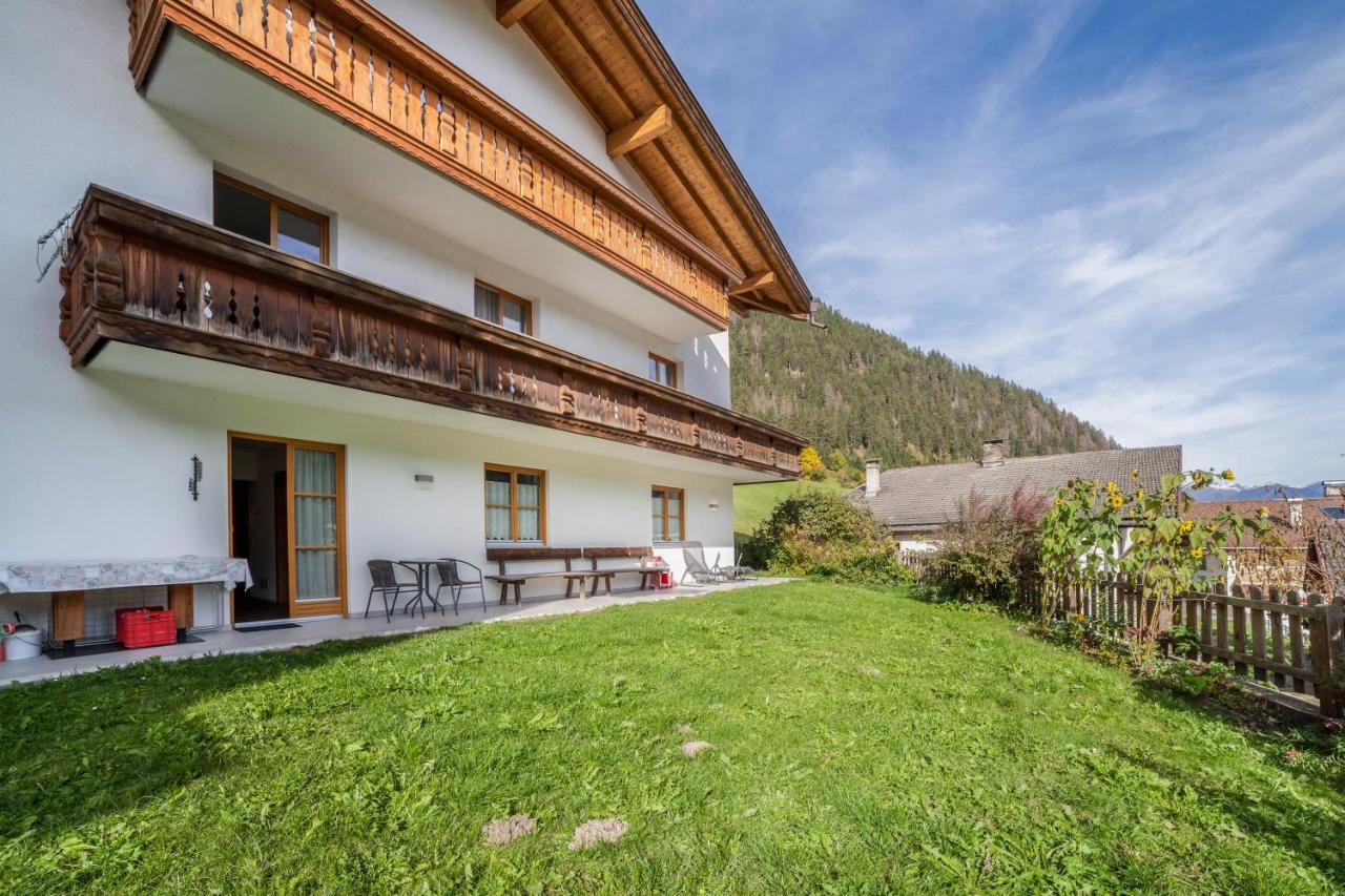 Parigger Apt Lavendel Racines Exterior photo